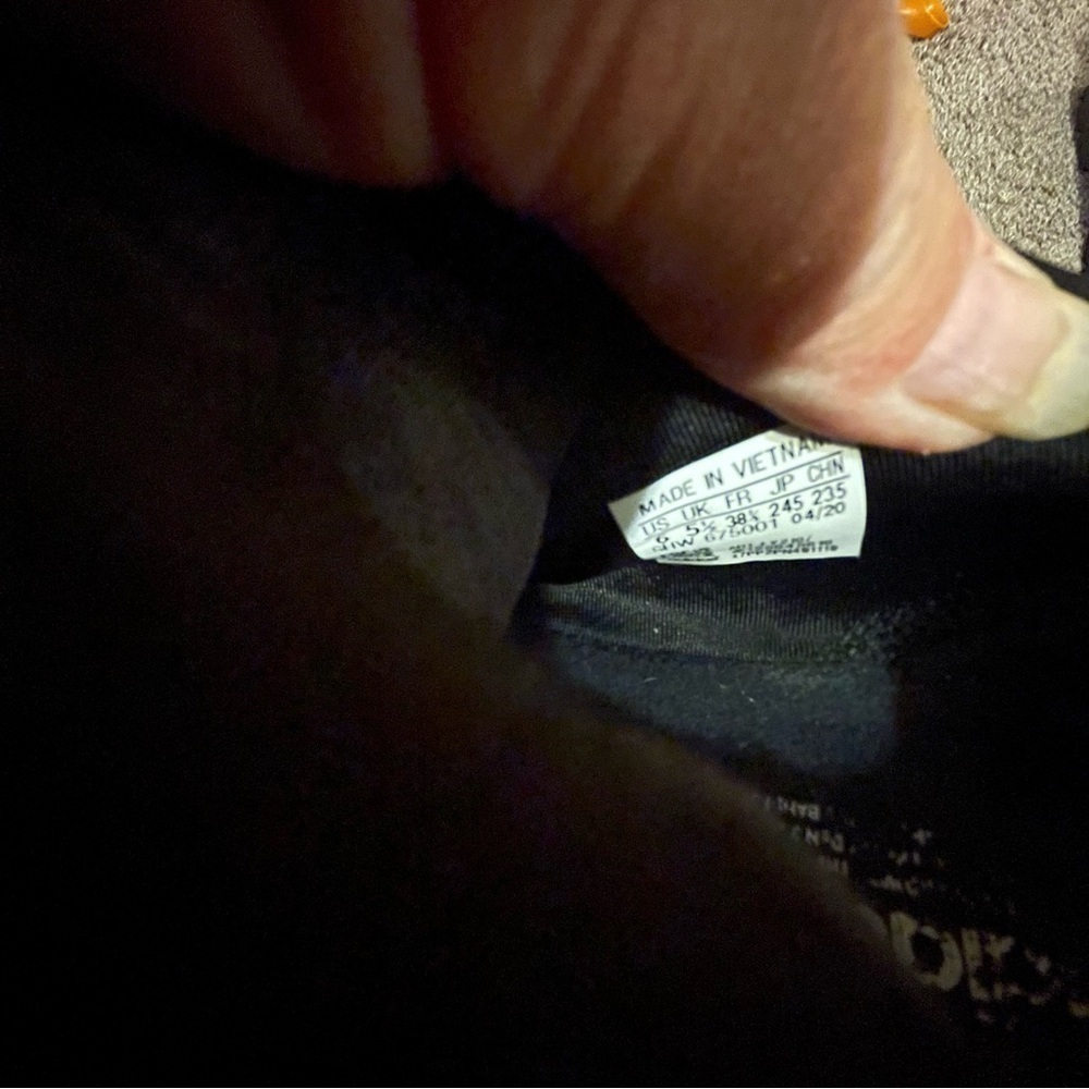 Men’s ADIDAS NMD R1 V2 Dazzle Camo Black Sneakers Shoes - Picture 3 of 8